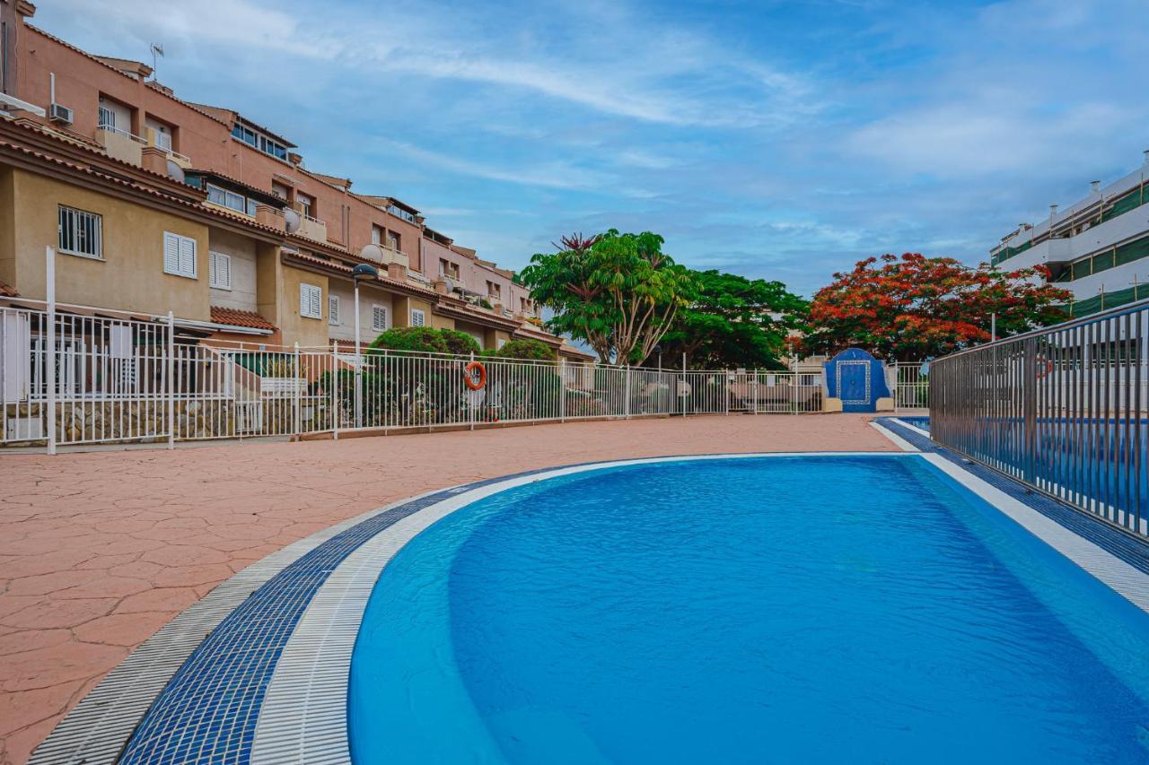 Red Large Family Apartment, Three Floors, 10 Guests Costa Adeje  Exterior foto